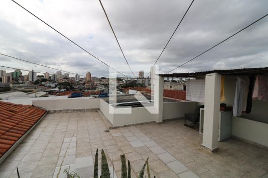 Área externa de casa à venda com 2 quartos, 200m² em Chácara Mafalda, São Paulo