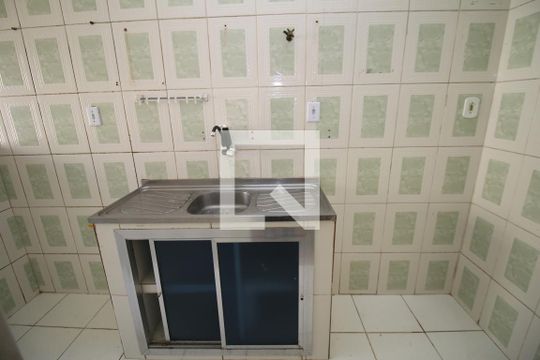 Cozinha de apartamento para alugar com 2 quartos, 55m² em Tomás Coelho, Rio de Janeiro