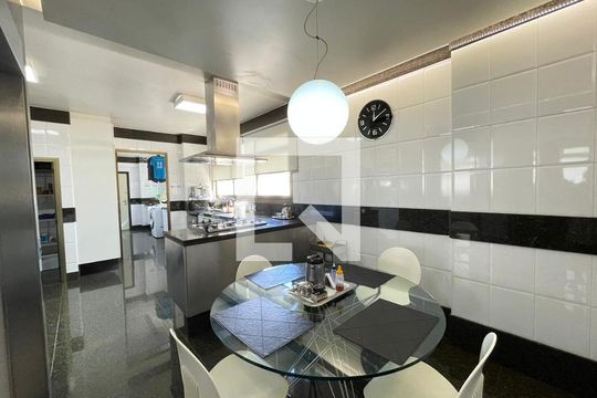 Cozinha de apartamento à venda com 4 quartos, 276m² em Savassi, Belo Horizonte