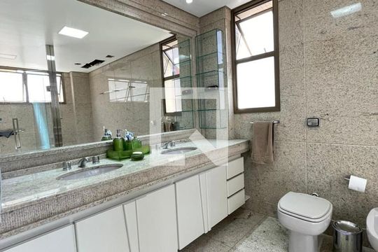 Banheiro 1 de apartamento à venda com 4 quartos, 276m² em Savassi, Belo Horizonte