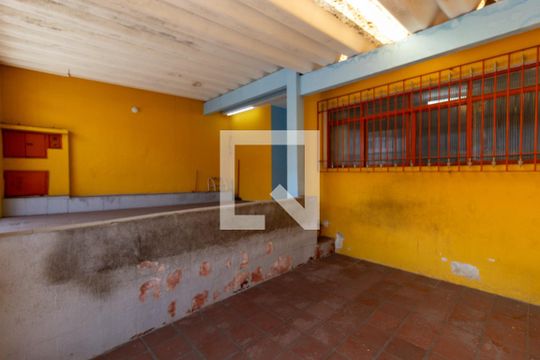 Garagem de casa para alugar com 3 quartos, 140m² em Americanópolis, São Paulo