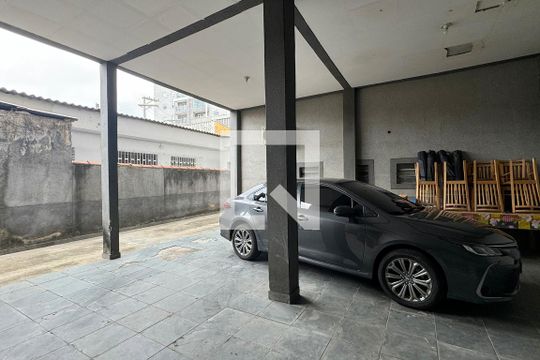 Garagem de casa para alugar com 4 quartos, 400m² em Jardim Iracema/aldeia, Barueri