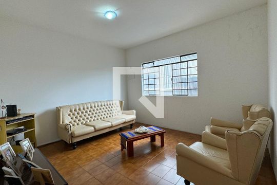 Casa para alugar com 4 quartos, 400m² em Jardim Iracema/aldeia, Barueri