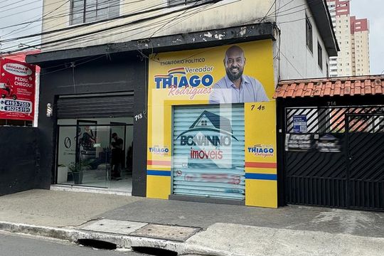 Fachada de casa para alugar com 4 quartos, 400m² em Jardim Iracema/aldeia, Barueri