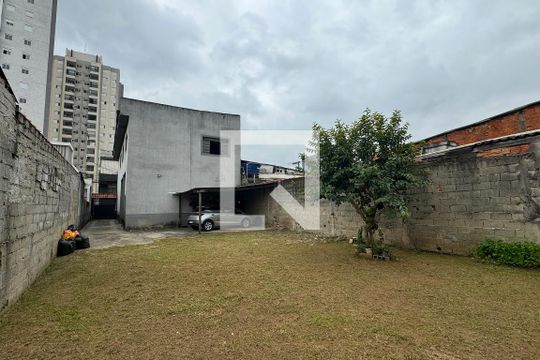Quintal de casa para alugar com 4 quartos, 400m² em Jardim Iracema/aldeia, Barueri