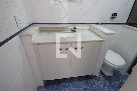 Banheiro de apartamento para alugar com 1 quarto, 50m² em Cachambi, Rio de Janeiro