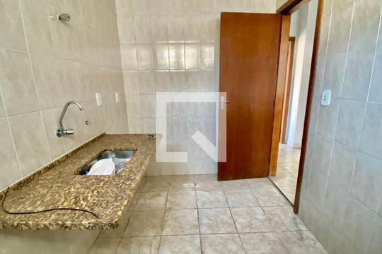 Cozinha de apartamento à venda com 2 quartos, 70m² em Nova Granada, Belo Horizonte