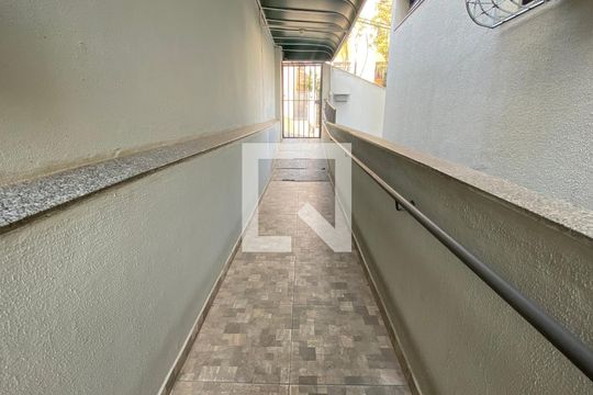 Hall de entrada de apartamento à venda com 2 quartos, 70m² em Nova Granada, Belo Horizonte