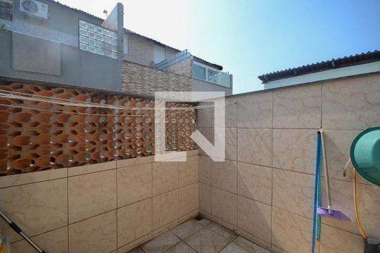 terraço de casa para alugar com 2 quartos, 92m² em Cabral, Nilópolis