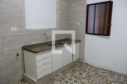 cozinha de casa para alugar com 1 quarto, 42m² em Cipava, Osasco