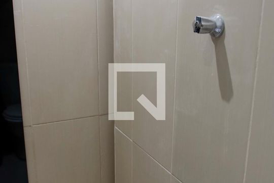 Banheiro de casa para alugar com 1 quarto, 42m² em Cipava, Osasco