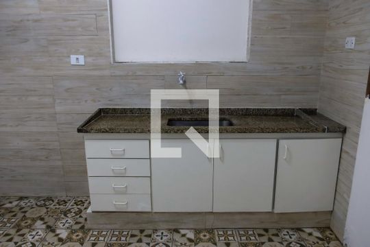 cozinha de casa para alugar com 1 quarto, 42m² em Cipava, Osasco