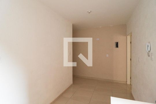 Sala/Cozinha/Área de Serviço de casa para alugar com 2 quartos, 47m² em Parque Peruche, São Paulo