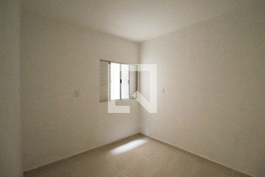 Quarto 2 de casa para alugar com 2 quartos, 47m² em Parque Peruche, São Paulo