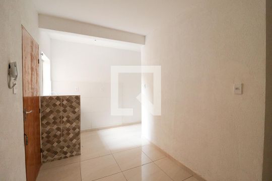Sala/Cozinha/Área de Serviço de casa para alugar com 2 quartos, 47m² em Parque Peruche, São Paulo