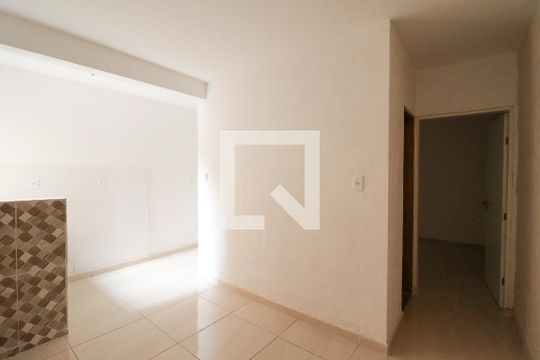 Sala/Cozinha/Área de Serviço de casa para alugar com 2 quartos, 47m² em Parque Peruche, São Paulo
