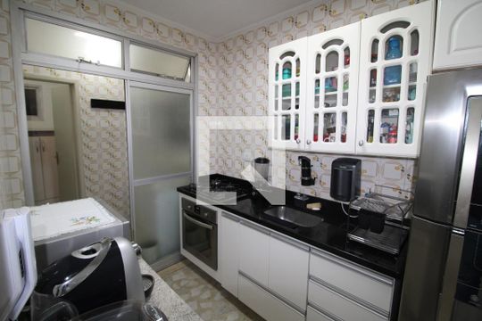 Cozinha de apartamento à venda com 2 quartos, 63m² em Santa Teresinha, São Paulo