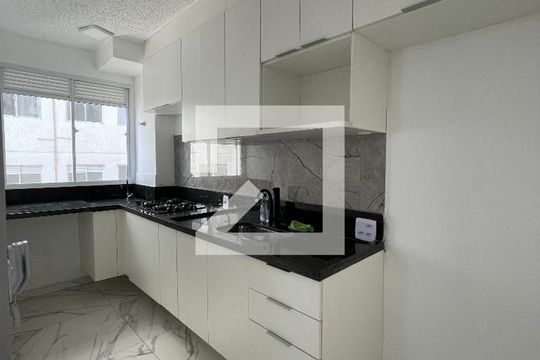 Cozinha de apartamento para alugar com 2 quartos, 42m² em Jardim Gilda Maria, São Paulo