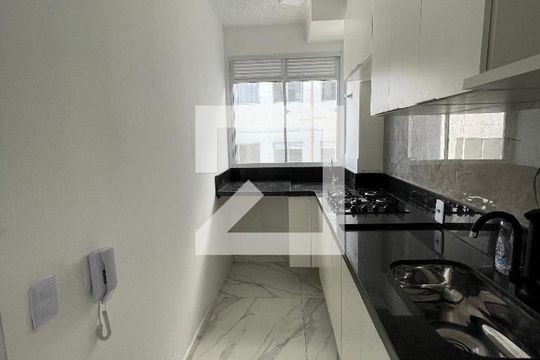 Cozinha de apartamento para alugar com 2 quartos, 42m² em Jardim Gilda Maria, São Paulo