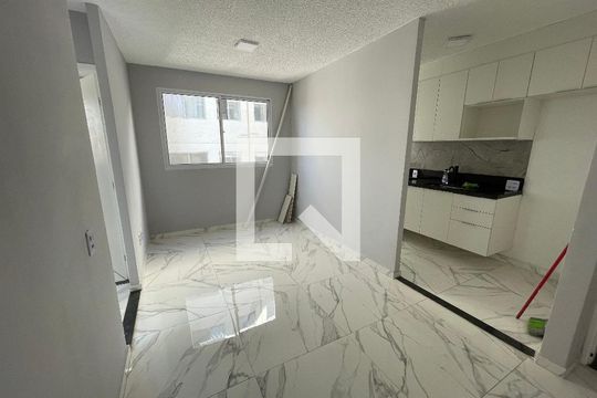 Sala de apartamento para alugar com 2 quartos, 42m² em Jardim Gilda Maria, São Paulo