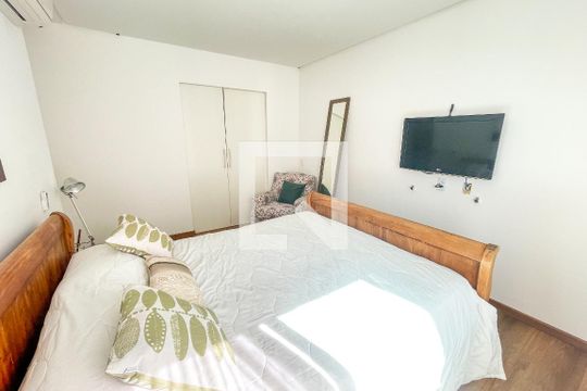 Suíte 2 de apartamento para alugar com 2 quartos, 184m² em Cerqueira César, São Paulo