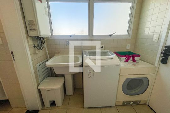 Lavanderia de apartamento para alugar com 2 quartos, 184m² em Cerqueira César, São Paulo