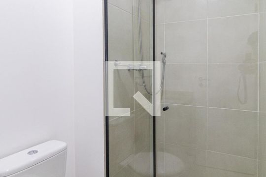 Banheiro de apartamento à venda com 2 quartos, 62m² em Icontinental, Osasco