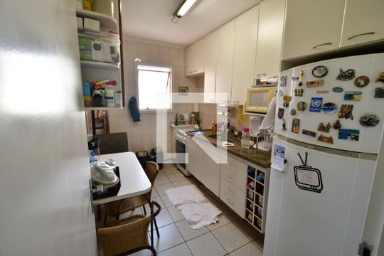 Cozinha de apartamento à venda com 3 quartos, 80m² em Ponte Preta, Campinas