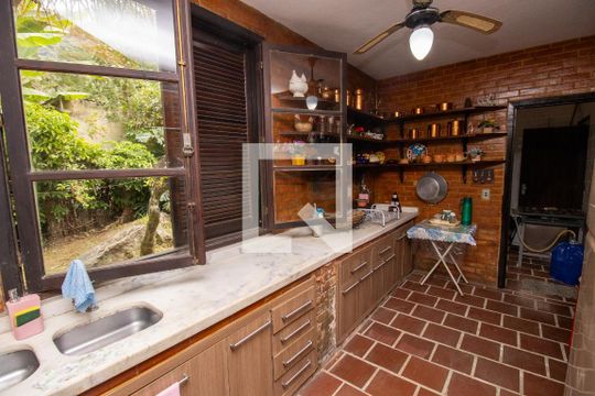 Cozinha de casa de condomínio para alugar com 3 quartos, 350m² em Jacarepaguá, Rio de Janeiro