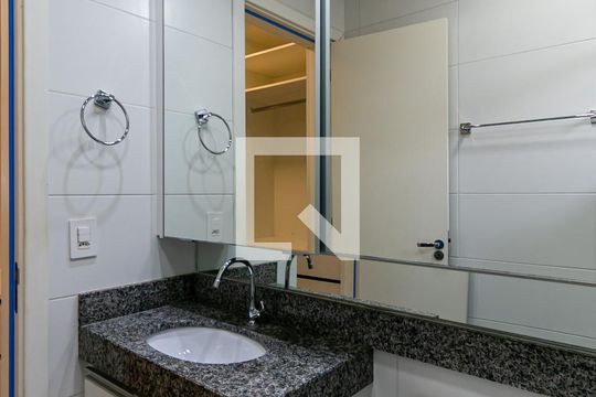 Banheiro Quarto 2 de apartamento para alugar com 3 quartos, 88m² em Buritis, Belo Horizonte