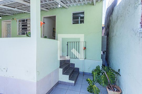 Quintal de casa à venda com 6 quartos, 450m² em Vila Portuguesa, São Paulo