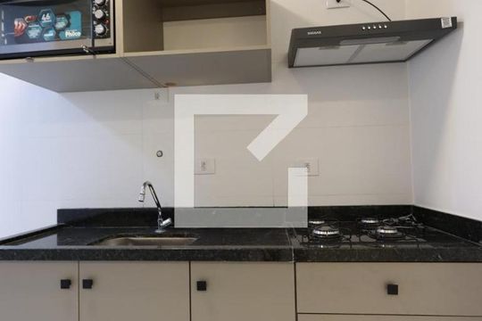 Cozinha de apartamento para alugar com 2 quartos, 56m² em Vila Ivone, São Paulo