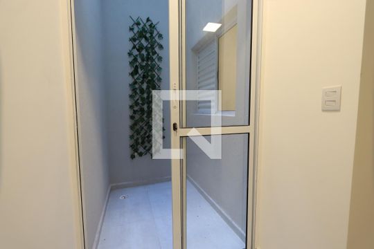 Quarto 1 de apartamento para alugar com 2 quartos, 56m² em Vila Ivone, São Paulo