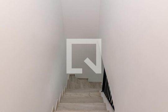Escada de casa à venda com 2 quartos, 109m² em Tucuruvi, São Paulo