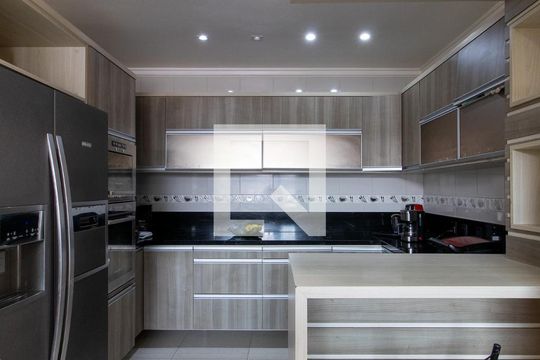 Cozinha de casa à venda com 4 quartos, 311m² em Jardim Itu, Porto Alegre