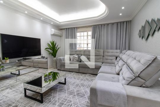 Casa à venda com 4 quartos, 311m² em Jardim Itu, Porto Alegre