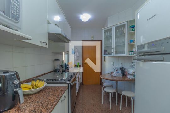 Cozinha de apartamento à venda com 4 quartos, 245m² em Colégio Batista, Belo Horizonte