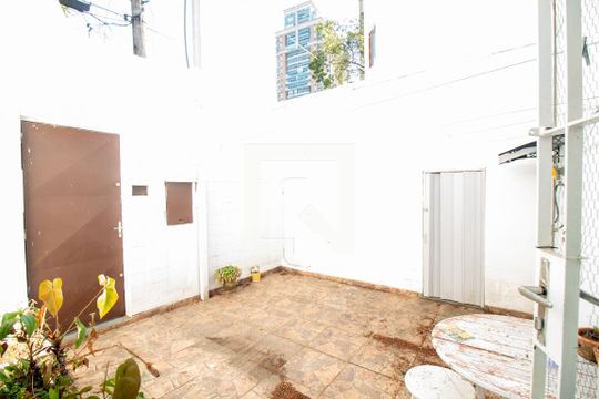 Quintal de casa à venda com 3 quartos, 275m² em Jardim Petrópolis, São Paulo