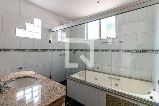 Banheiro 1 de apartamento à venda com 4 quartos, 220m² em Castelo, Belo Horizonte