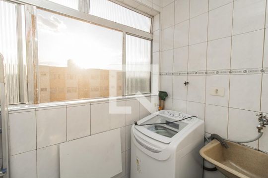 Área de Serviço de apartamento para alugar com 2 quartos, 48m² em Vila Sílvia, São Paulo