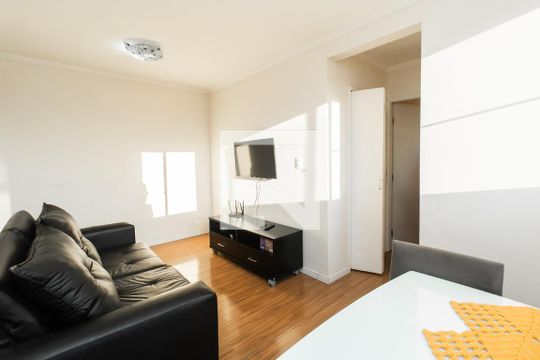 Sala de apartamento para alugar com 2 quartos, 56m² em Vila Sílvia, São Paulo