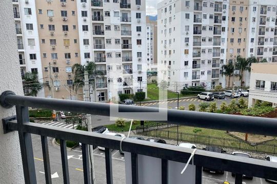 Varanda Sala de apartamento para alugar com 2 quartos, 50m² em Anil, Rio de Janeiro