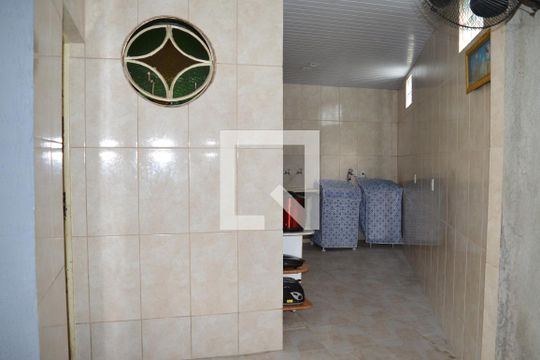 Área de Serviço de casa à venda com 4 quartos, 374m² em Parque Xangri-lá, Contagem