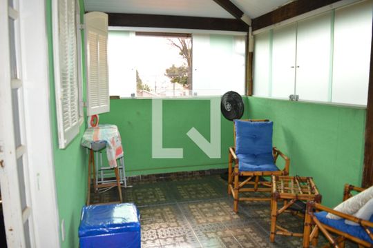 Varanda da Suite 2 de casa à venda com 4 quartos, 374m² em Parque Xangri-lá, Contagem