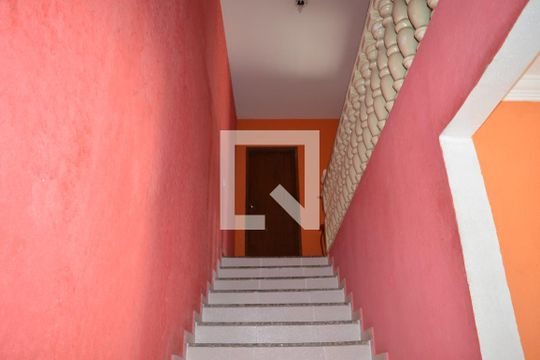Escada de casa à venda com 4 quartos, 374m² em Parque Xangri-lá, Contagem