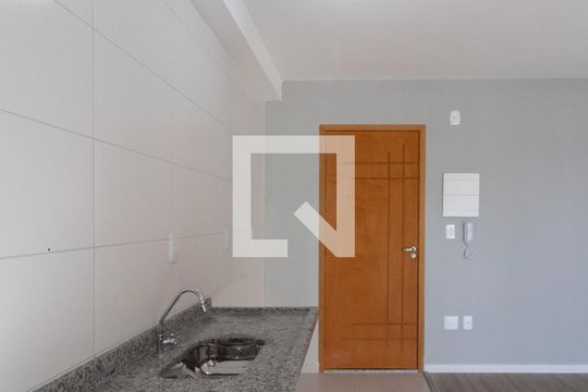 Cozinha de apartamento à venda com 2 quartos, 55m² em Vila Galvão, Guarulhos