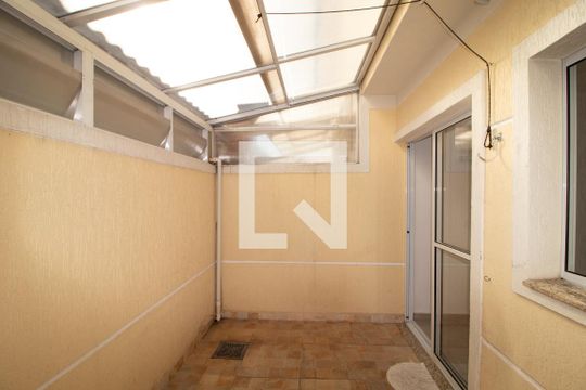 Área de Serviço com Churrasqueira de casa de condomínio para alugar com 2 quartos, 90m² em Vila Irmãos Arnoni, São Paulo