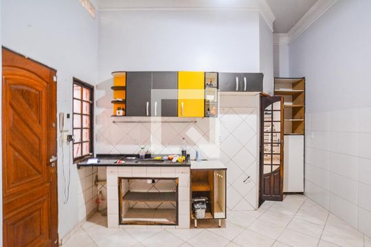 Cozinha de casa à venda com 2 quartos, 250m² em Vila Guaraciaba, Santo André