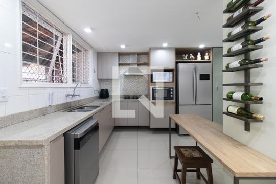 Cozinha de casa à venda com 3 quartos, 300m² em Ipanema, Porto Alegre