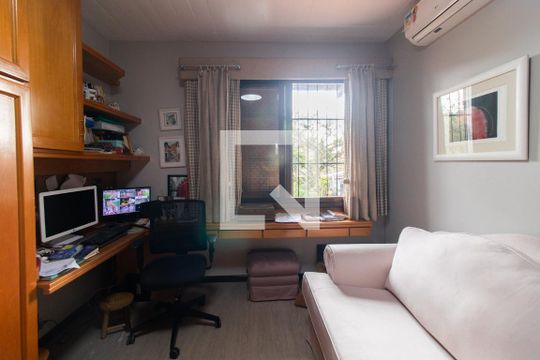 Quarto  de casa à venda com 3 quartos, 300m² em Ipanema, Porto Alegre